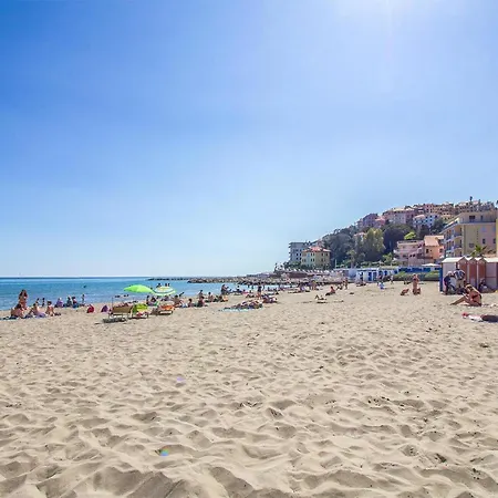 1 Bedroom In Civezza