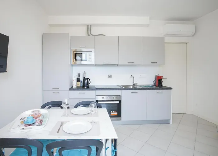 1 Bedroom In * Civezza